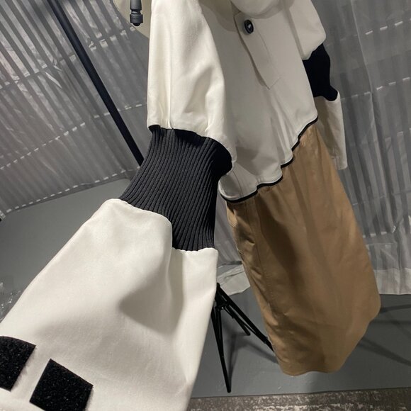 Burberry men coat Runway piece - Picture 6 of 15